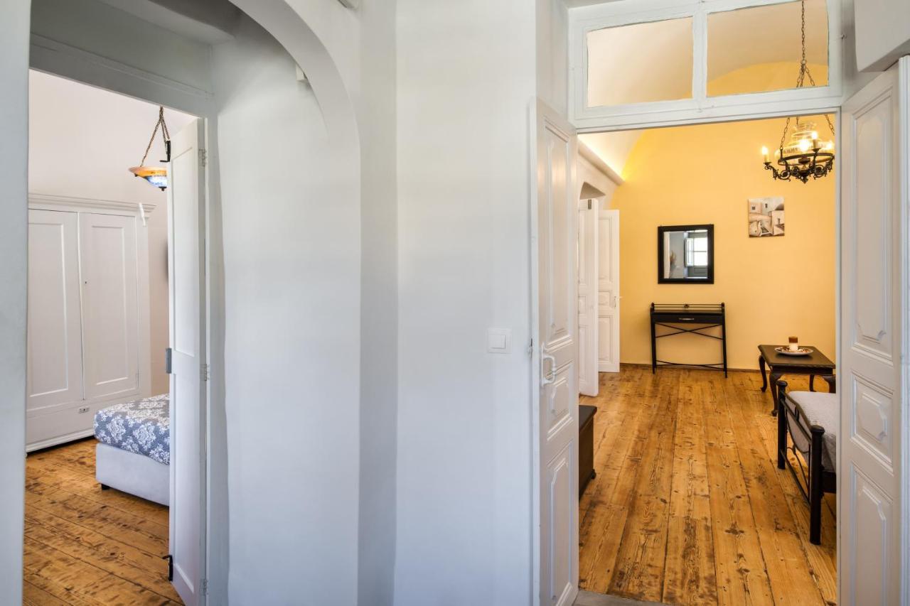 450 Years Castle House For 2-5 People/Jacuzzi Villa Emporio  Eksteriør bilde